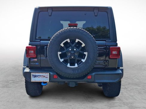 Used 2024 Jeep Wrangler Unlimited Rubicon 4xe w/ Convenience Group AWD/4WD image 4