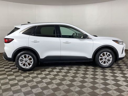 Used 2023 Ford Escape Active w/ Tech Pack #1 AWD/4WD image 24
