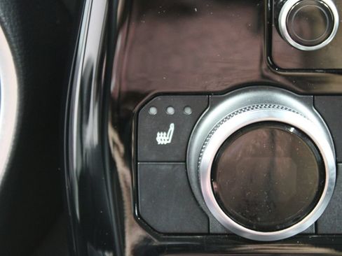 Used 2021 Toyota Highlander XLE AWD/4WD image 54