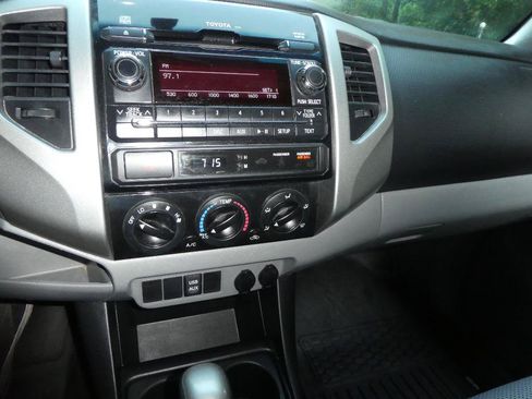 Used 2012 Toyota Tacoma PreRunner w/ TRD Sport Upgrade Pkg RWD image 12