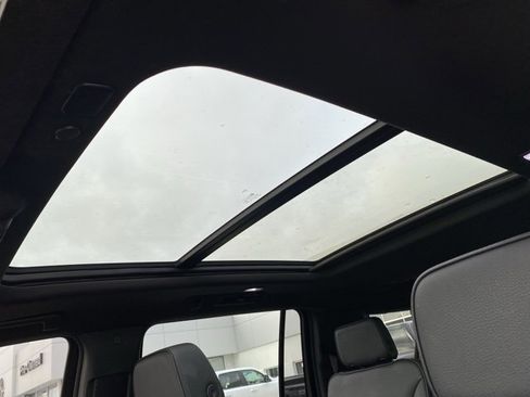 Used 2021 GMC Yukon XL Denali w/ Advanced Technology Package image 17