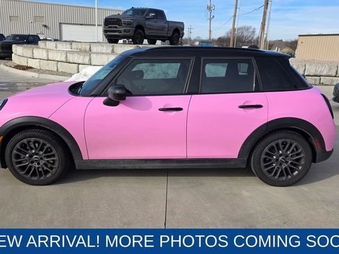 Used 2025 MINI Cooper 4-Door Hardtop image 2