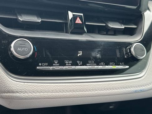 Used 2024 Toyota Corolla SE image 28