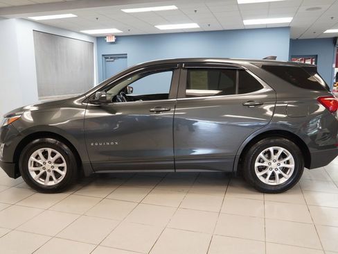 Used 2021 Chevrolet Equinox LT image 2