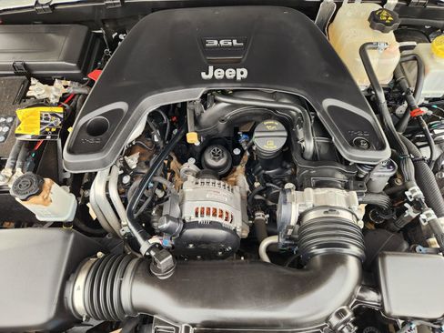 Used 2021 Jeep Gladiator Overland w/ Popular Equipment Package image 31