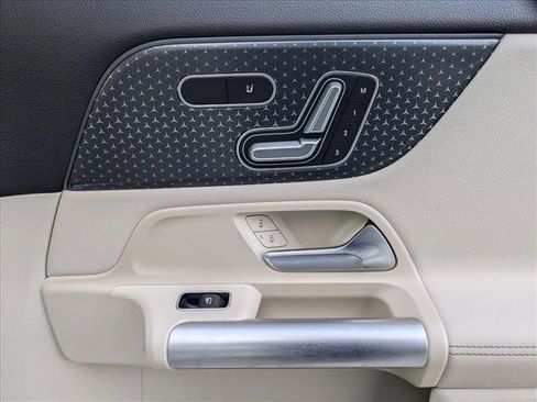 Certified 2025 Mercedes-Benz GLA 250 4MATIC w/ Driver Assistance Package image 21