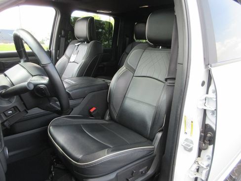 Used 2025 RAM 3500 Limited AWD/4WD image 23