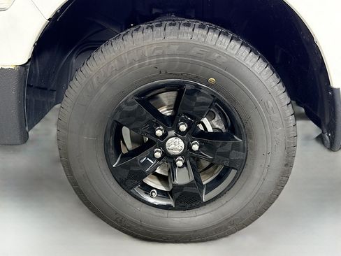 Used 2023 RAM 1500 Classic SLT w/ Trailer & Traction Group AWD/4WD image 37