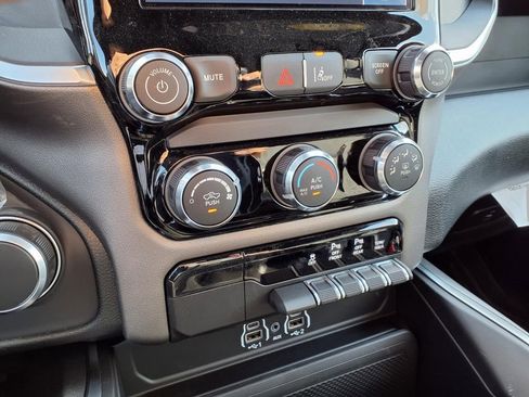 New 2026 RAM 1500 Express AWD/4WD image 9