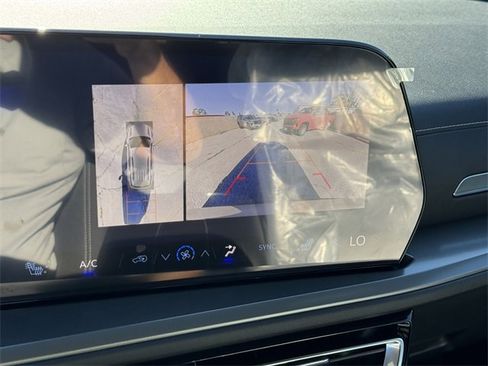 New 2026 Chevrolet Traverse LT w/ Driver Confidence Package image 13