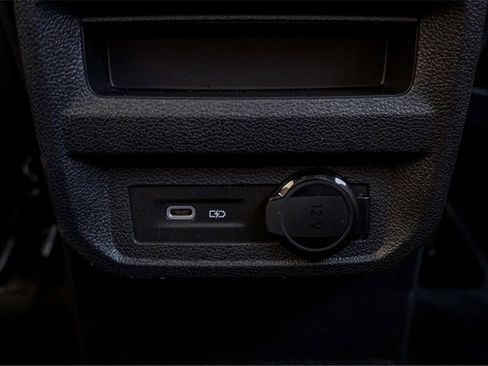 New 2024 Volkswagen Tiguan SE R-Line image 23