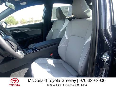 New 2025 Toyota Camry SE AWD/4WD image 11