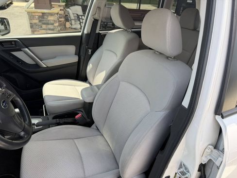 Used 2014 Subaru Forester 2.5i Premium AWD/4WD image 28