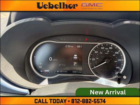Used 2025 Nissan Versa SV w/ Trunk Package FWD image 25