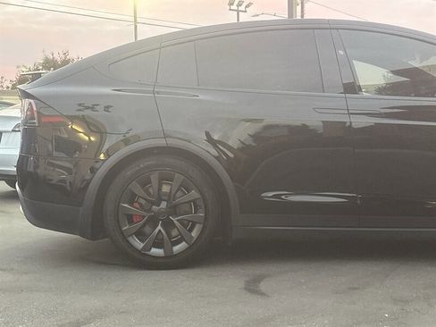 Used 2022 Tesla Model X image 11