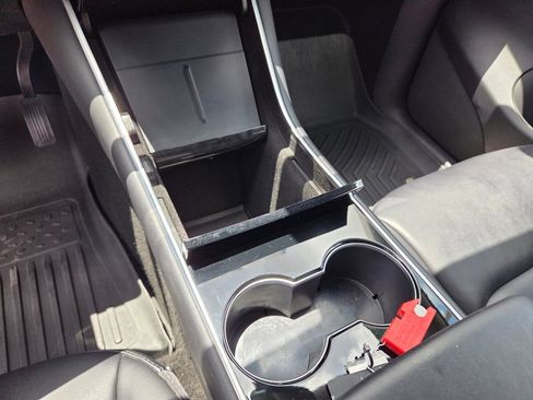 Used 2021 Tesla Model Y 2WD image 25