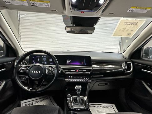 Used 2025 Kia Seltos S FWD image 12