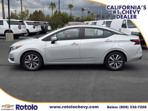 Used 2025 Nissan Versa SV FWD image 4