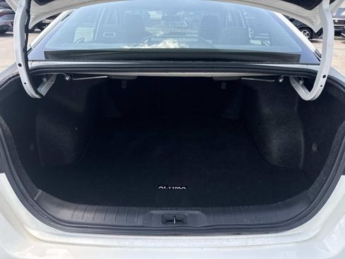 Used 2024 Nissan Altima 2.5 SR FWD image 8