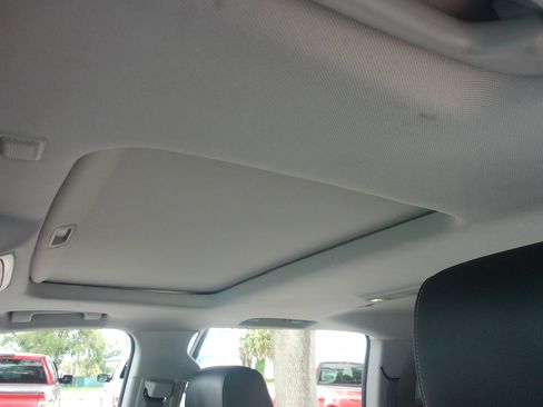 Used 2016 Chevrolet Suburban LT w/ Luxury Package RWD image 14