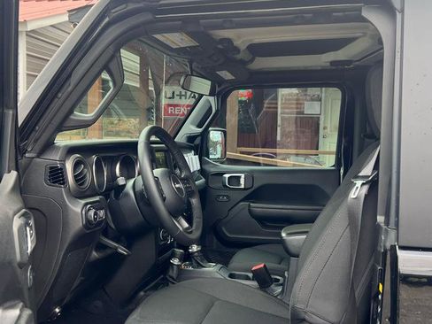 Used 2022 Jeep Wrangler Sport image 14