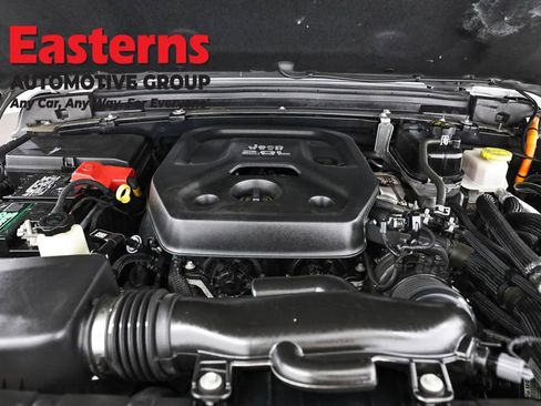 Used 2022 Jeep Wrangler Unlimited Rubicon 4xe w/ Cold Weather Group AWD/4WD image 7