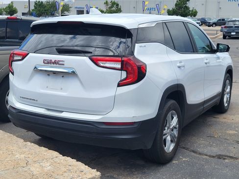 Used 2024 GMC Terrain SLE FWD image 15