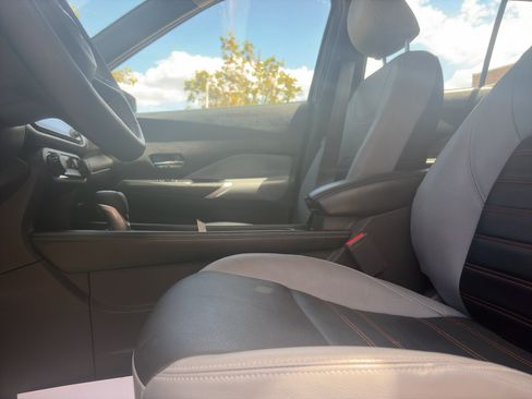 Used 2023 Nissan Kicks SR w/ SR Premium Package FWD image 15
