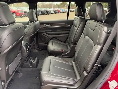New 2025 Jeep Grand Cherokee L Limited w/ Trailer Tow Package AWD/4WD image 11