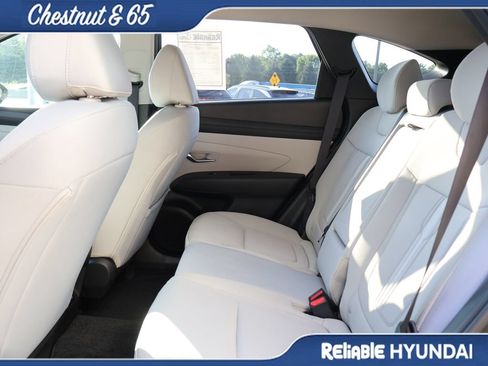 Certified 2025 Hyundai Tucson SEL FWD image 18