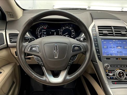 Used 2020 Lincoln MKZ w/ Convenience Package FWD image 5