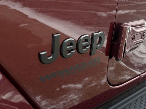 Used 2021 Jeep Wrangler Unlimited Sahara image 30