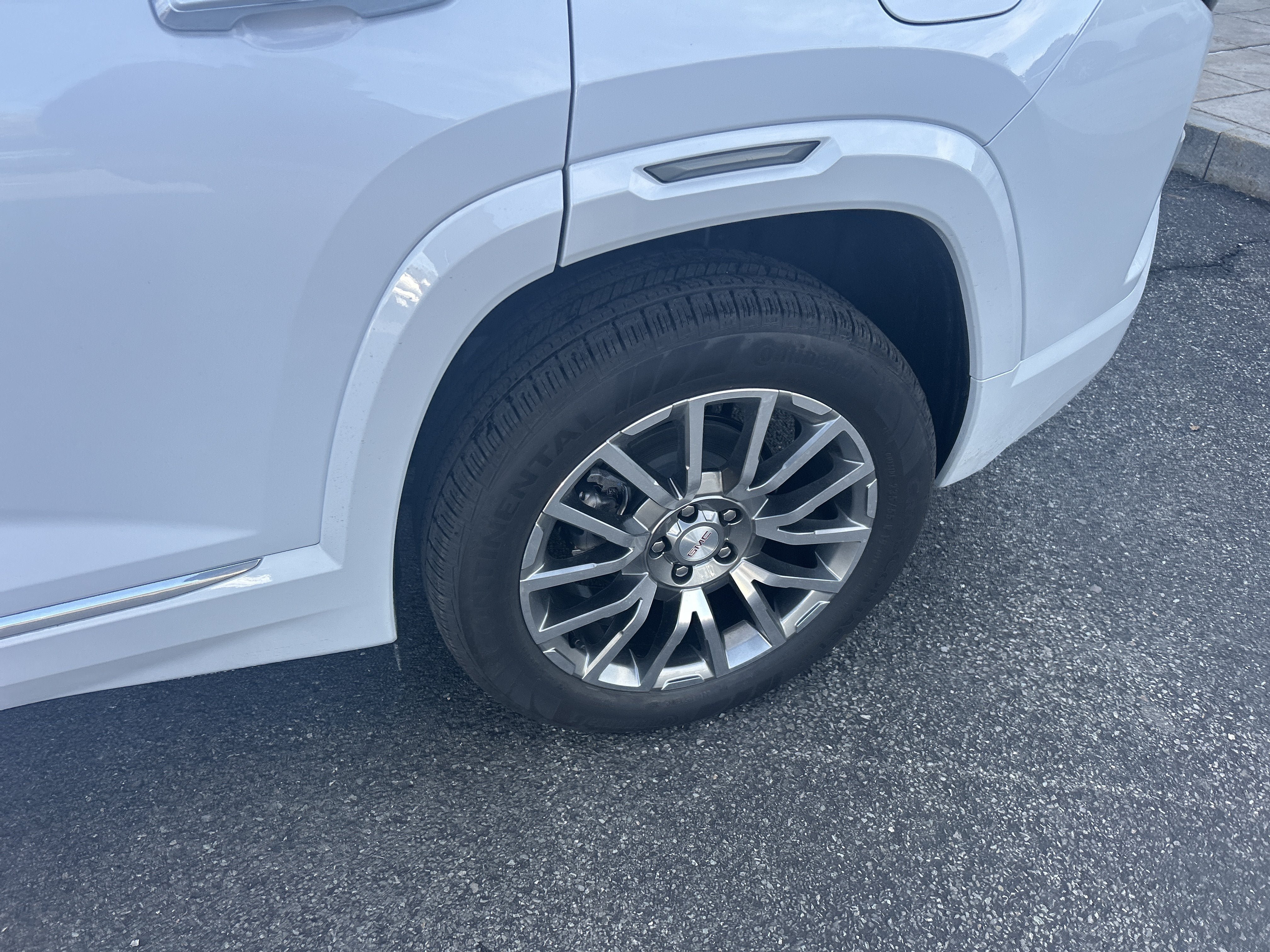 New 2027 GMC Terrain Denali w/ LPO, Floor Liner Package AWD/4WD image 5