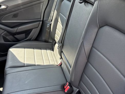 Used 2024 Volkswagen Jetta SE FWD image 6