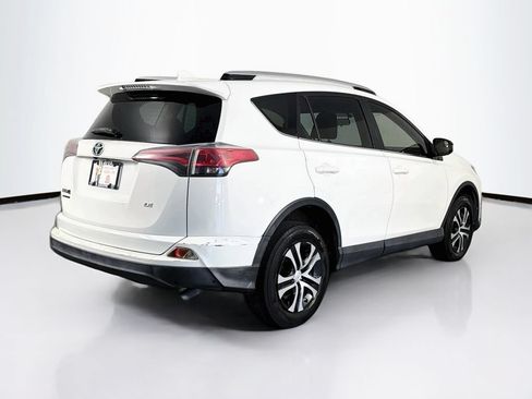 Used 2016 Toyota RAV4 LE FWD image 8