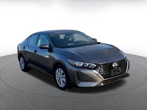 Used 2025 Nissan Sentra S image 3