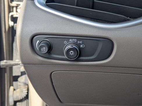 Used 2022 Chevrolet Malibu LT image 23