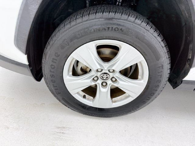 Used 2021 Toyota RAV4 XLE FWD image 7