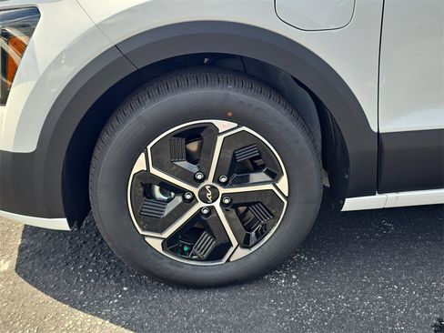 New 2025 Kia Niro EX w/ EX Cold Weather Package image 35