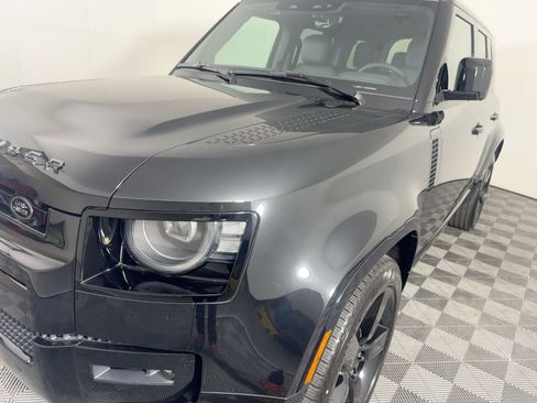 New 2026 Land Rover Defender 110 X-Dynamic SE image 12