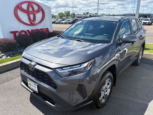 Used 2023 Toyota RAV4 XLE AWD/4WD image 1