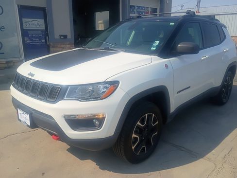 Used 2020 Jeep Compass Trailhawk AWD/4WD image 2