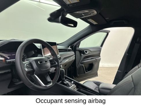 Used 2024 Jeep Compass Trailhawk w/ Trailhawk Convenience Group image 30