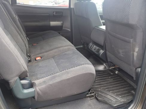 Used 2013 Toyota Tundra 4x4 CrewMax w/ Tow Pkg image 8