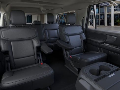 New 2025 Ford Expedition Max Platinum w/ Driver's Package image 11