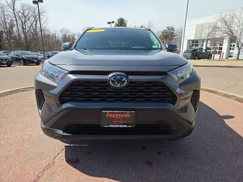 Used 2019 Toyota RAV4 LE w/ Carpet Mat Package image 8