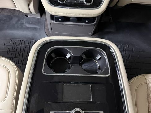 Used 2019 Lincoln Navigator Reserve w/ Cargo Package AWD/4WD image 39