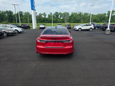 Used 2025 Toyota Camry XSE FWD image 4