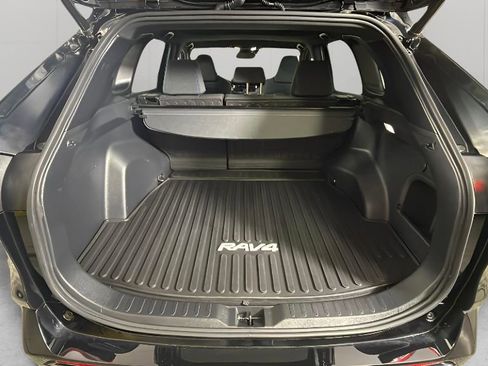 Used 2023 Toyota RAV4 SE w/ Convenience Package image 30