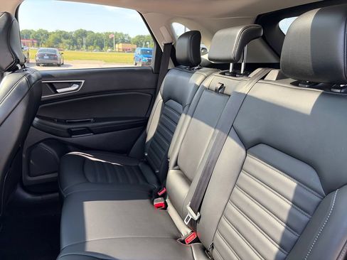 Used 2019 Ford Edge SEL w/ Equipment Group 201A AWD/4WD image 28